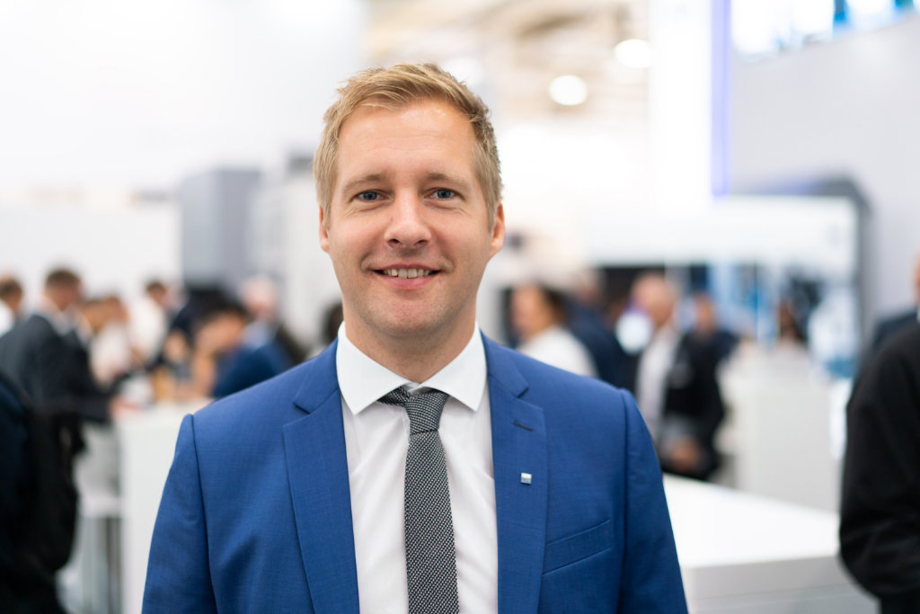 Björn Svatek, Sales und Marketing Direktor Modular Solutions 模态解决方案死NueVL5DUO